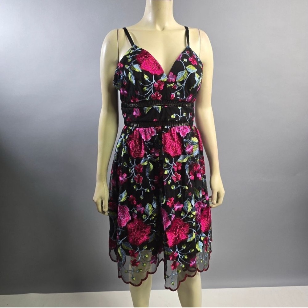 Nicole Miller Floral Sundress V-Neck - Picture 4 of 6